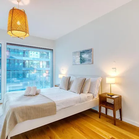 Portucale ! Benfica Lux Garden * Лісабон