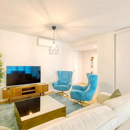 Portucale ! Benfica Lux Garden Lizbona